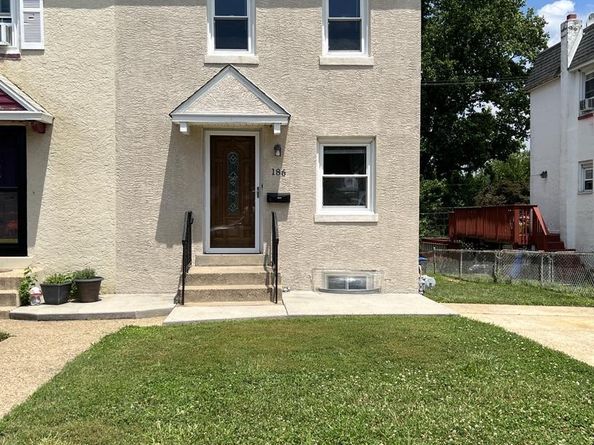 186 Crum Creek Drive, Woodlyn PA 19094