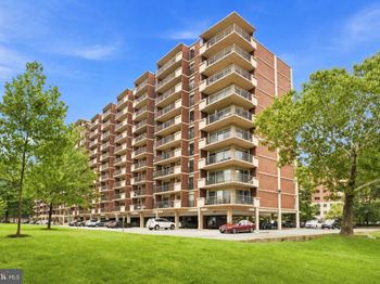 1300 Army Navy Drive