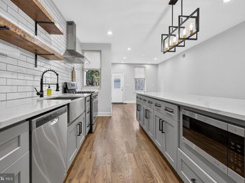 3113 W Montgomery Avenue