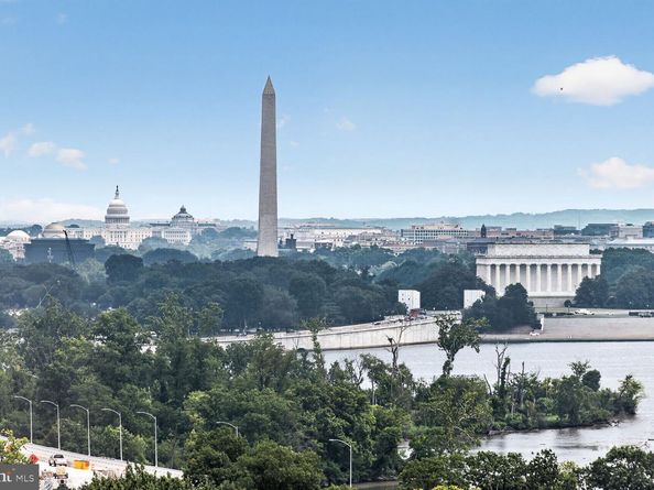 1011 Arlington Boulevard 942, Arlington VA 22209