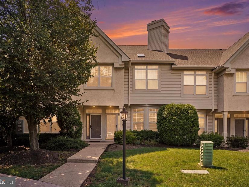 113 Dresher Woods Drive, Dresher PA 19025