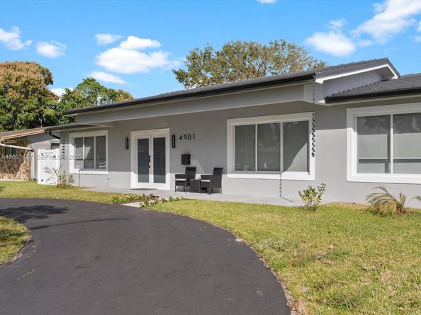 4901 Grant Street, Hollywood FL 33021
