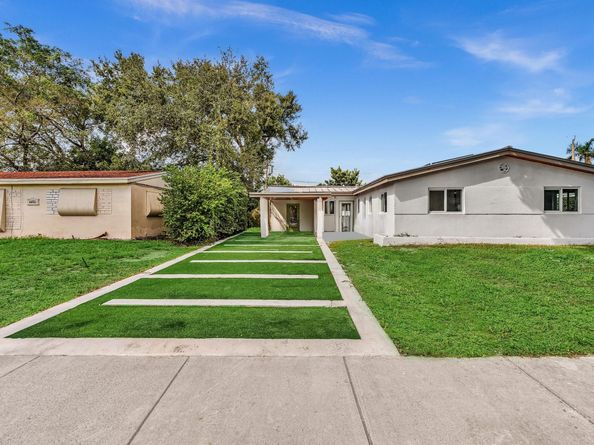 6641 Douglas St, Hollywood FL 33024