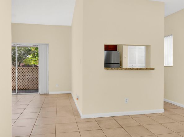 671 Cypress Lake Boulevard D21, Deerfield Beach FL 33064