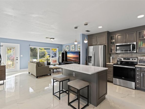 11305 NW 38th St, Coral Springs FL 33065