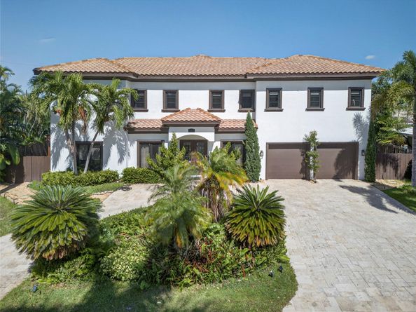 2211 NE 43 Street, Lighthouse Point FL 33064