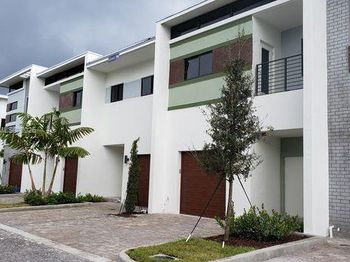 4500 NW 8th Place