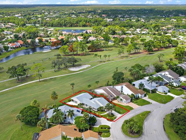 6642 S Pine Court, Palm Beach Gardens FL 33418