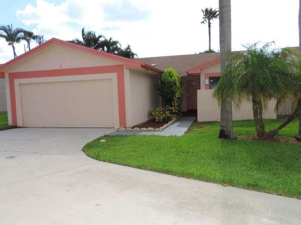 3 Eaton Place, Boynton Beach FL 33426