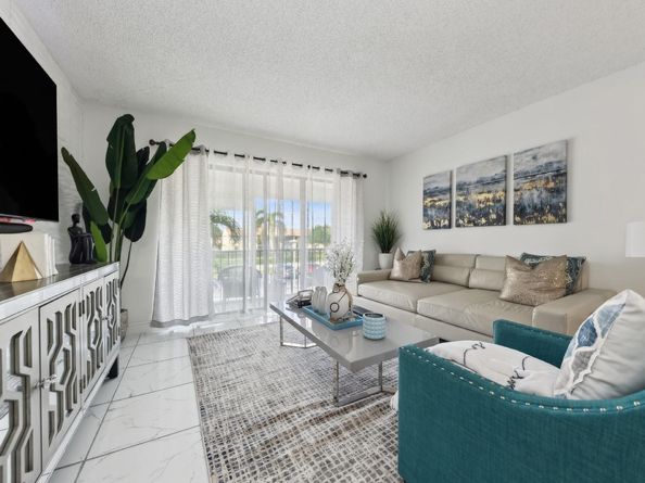 608 Sea Pine Way D2, Greenacres FL 33415