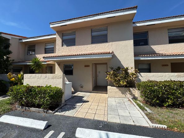 10987 Royal Palm Boulevard 9, Coral Springs FL 33065