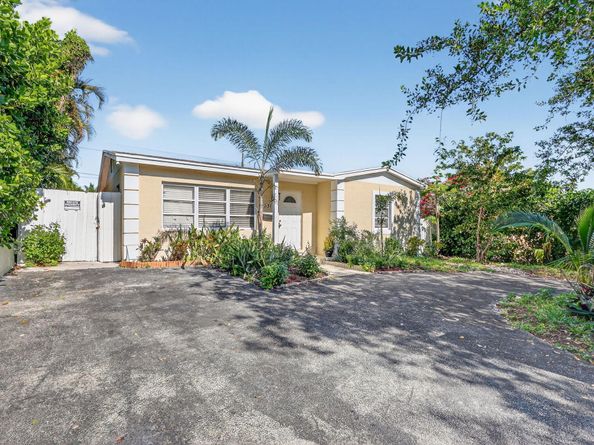 831 30th Court, West Palm Beach FL 33407