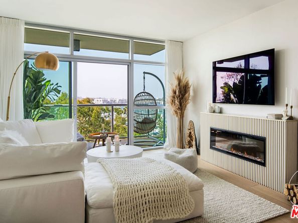 13700 Marina Pointe Drive 704, Marina Del Rey CA 90292