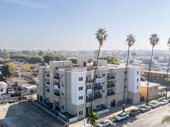 7410 Avalon Boulevard, Los Angeles CA 90003