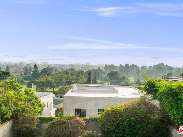 1770 Bryn Mawr Avenue, Santa Monica CA 90405