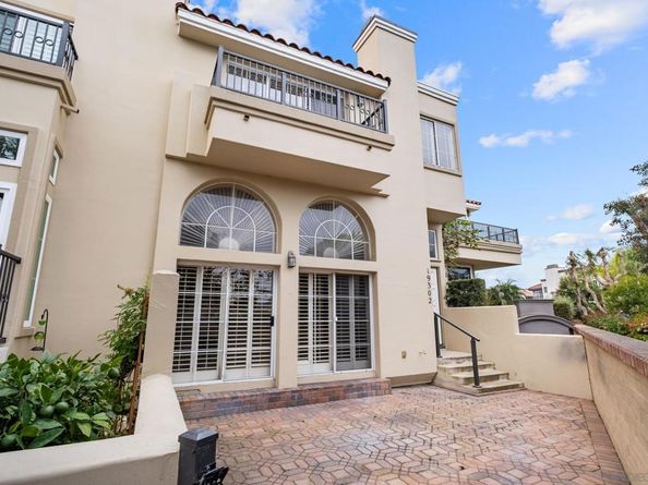 19302 Sawgrass Ln, Huntington Beach CA 92648