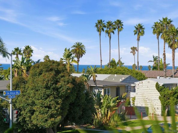 6455 La Jolla Blvd 206, La Jolla CA 92037