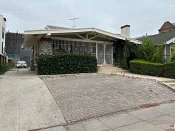 932 S Harvard Boulevard