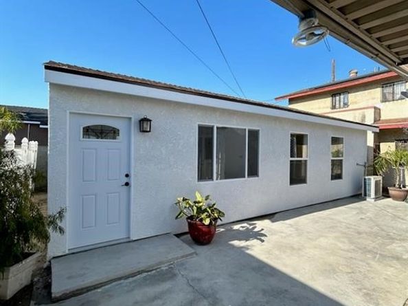 2033 W Burnett Street, Long Beach CA 90810