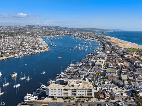 310 Fernando Street 303, Newport Beach CA 92661