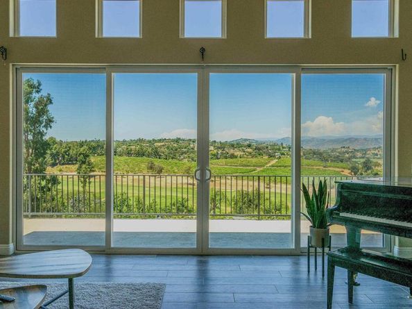 1458 Sierra Linda Drive, Escondido CA 92025