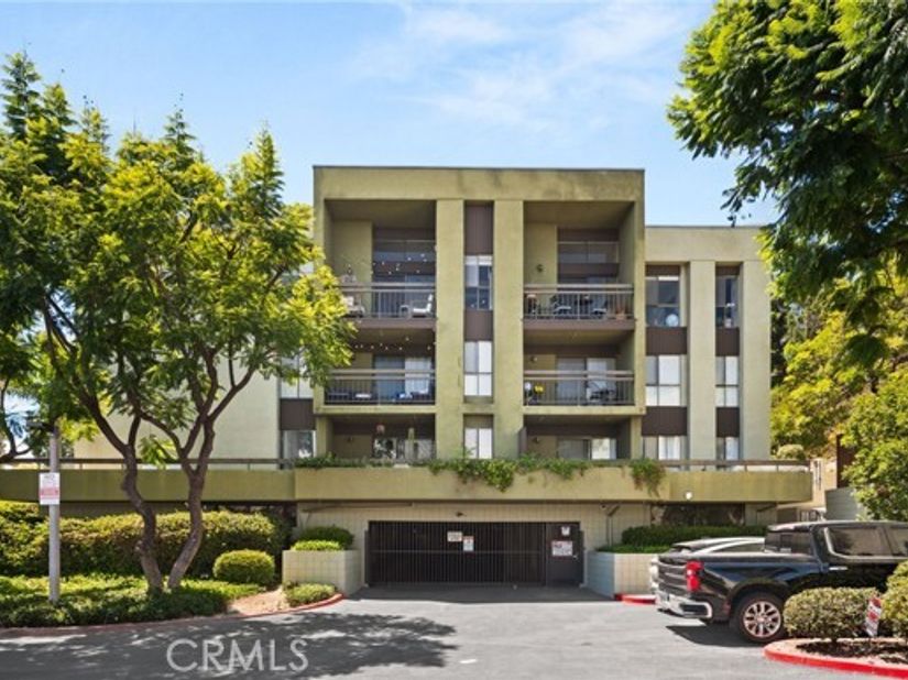 805 Temple Terrace 301, Los Angeles CA 90042