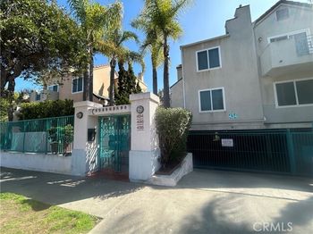 438 E Spruce
