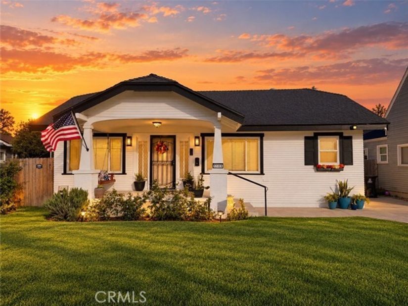 1105 S Hickory, Santa Ana CA 92701