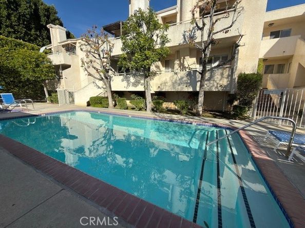 19400 Wyandotte 16, Reseda (los Angeles) CA 91335