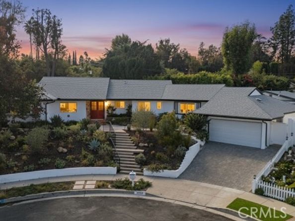 23952 Nomar Street, Woodland Hills (los Angeles) CA 91367