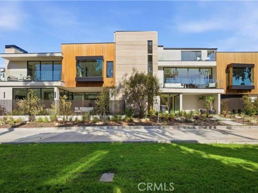 400 Heliotrope, Corona Del Mar (newport Beach) CA 92625