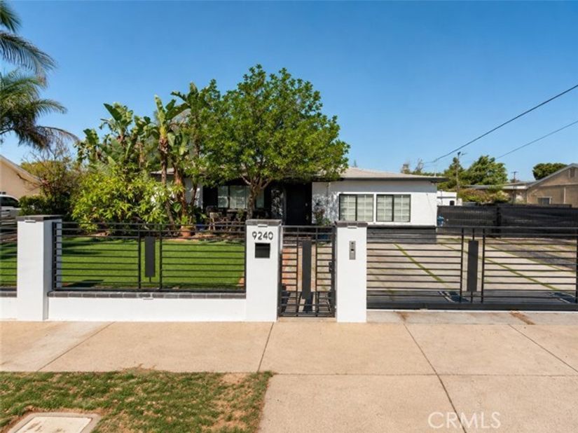 9240 Kewen, Los Angeles CA 91352