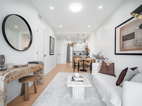 11-52 44th Drive 7F, Queens NY 11101