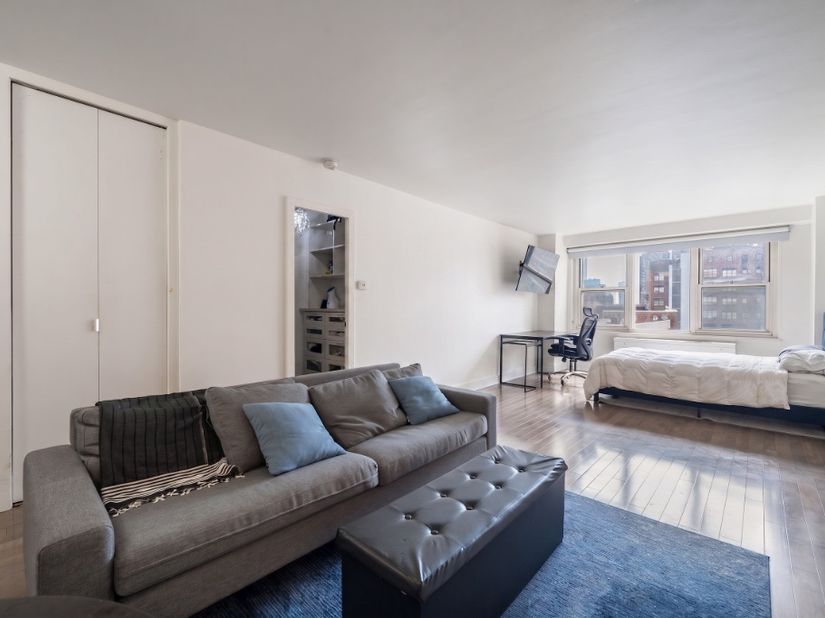 305 East 24th Street 11K, New York NY 10010