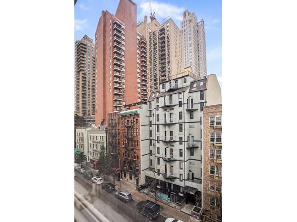 215 East 80th Street 7L, New York NY 10021