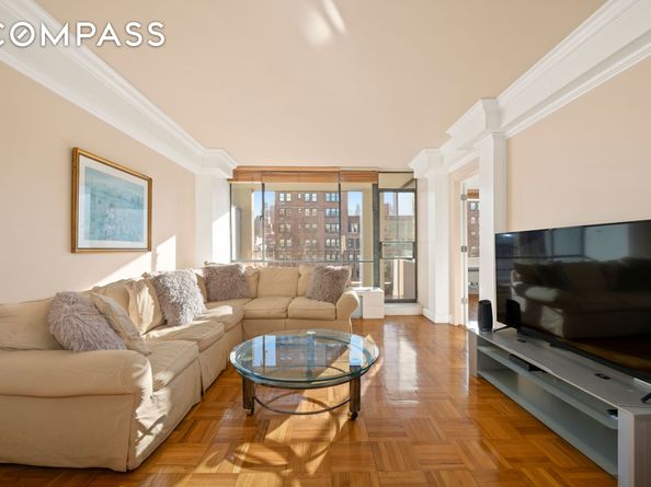 333 East 69th Street 10H, New York NY 10021