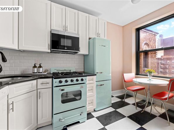 315 East 88th Street 6A, New York NY 10128