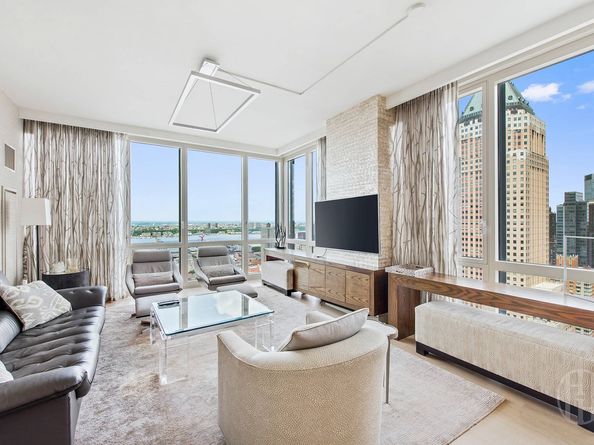 247 West 46th Street 3801, New York NY 10036