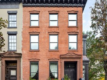 1 Monroe Place