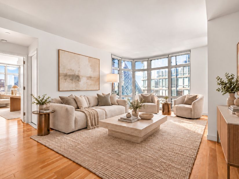 555 West 59th Street 25B, New York NY 10019