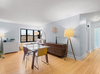 385 Grand Street