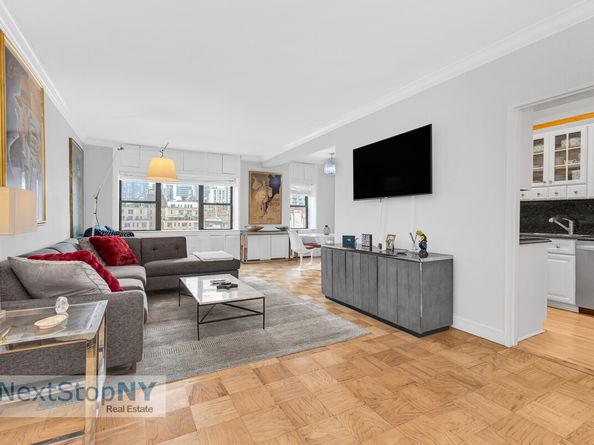 333 East 55th Street 11F, New York NY 10022