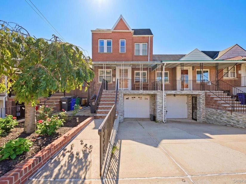 6908 Penelope Avenue, Middle Village NY 11379