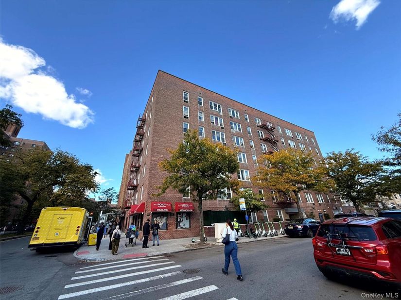 1332 Metropolitan Avenue 6K, Bronx NY 10462