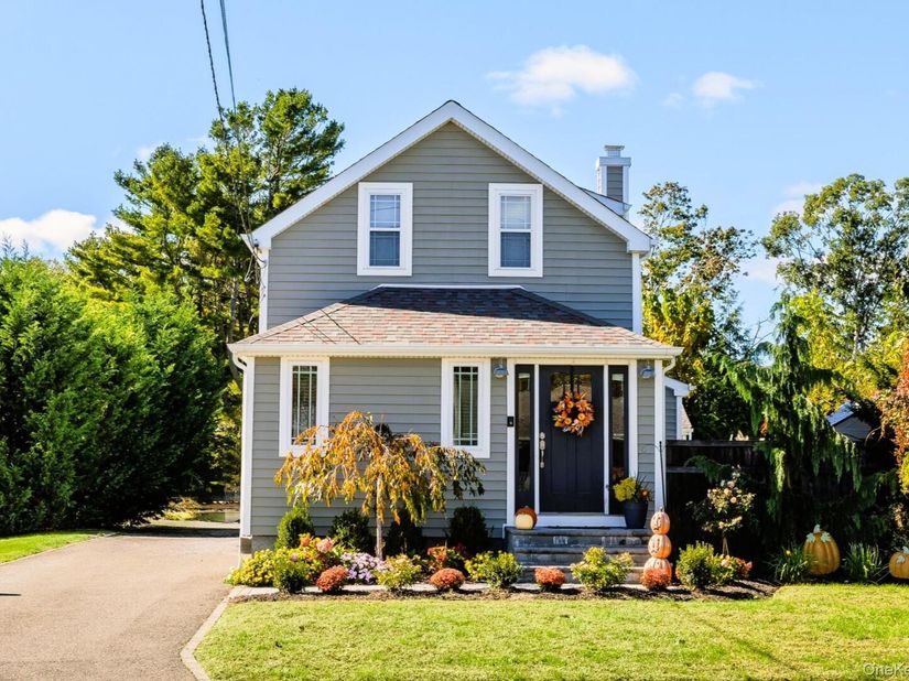 388 Lincoln Avenue, Sayville NY 11782