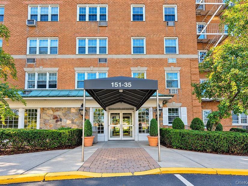 151-35 84th Street 5G, Howard Beach NY 11414