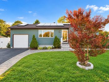 16 Neptune Avenue
