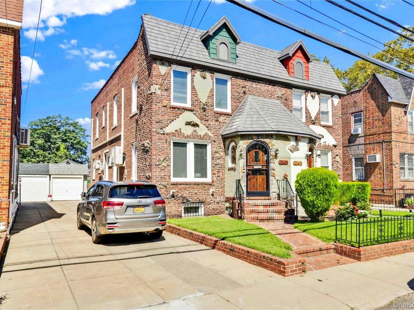 204-11 Murdock Avenue, Saint Albans NY 11412