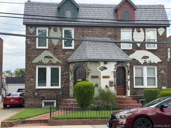 204-11 Murdock Avenue