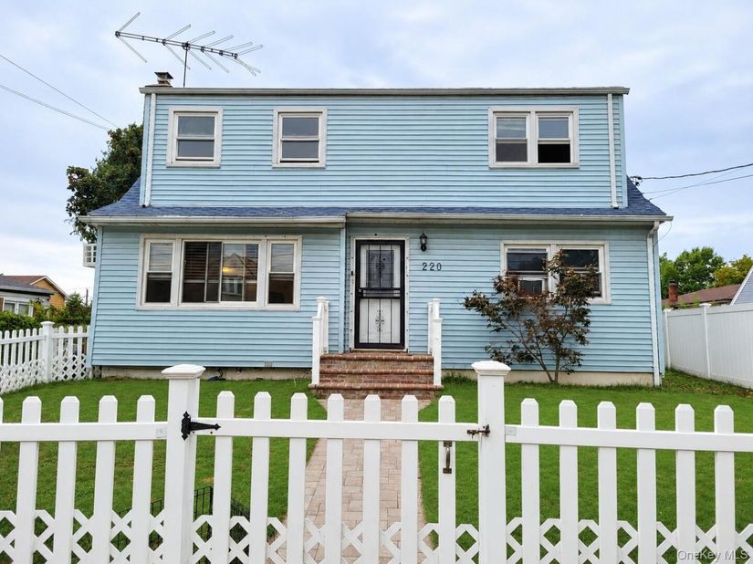 220 Lehrer Avenue, Elmont NY 11003